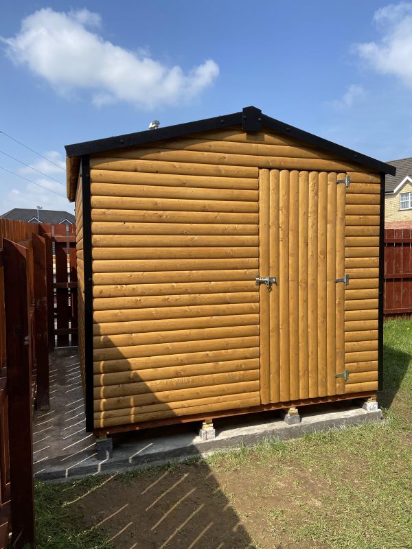 8ft X 8ft, 19mm Log Cabin, Metal Roof.