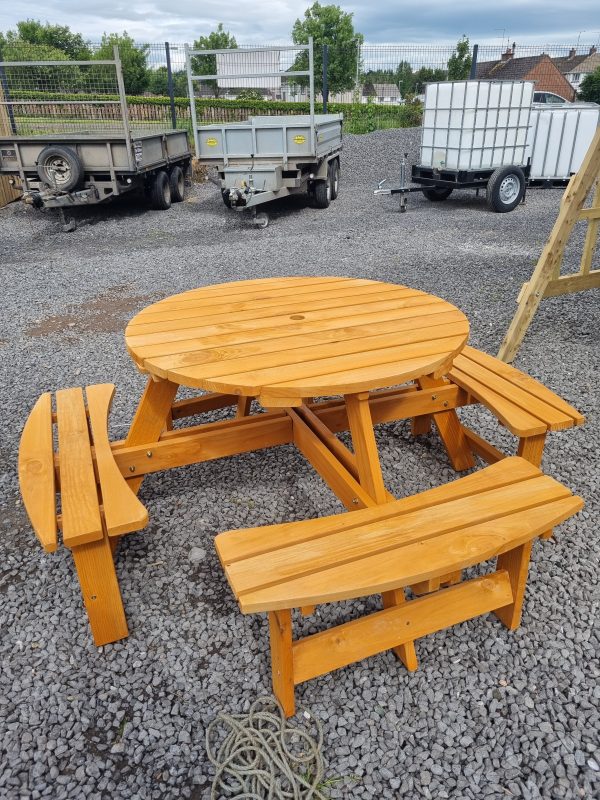 Round Picnic Table